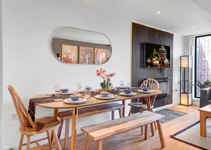 Thai Suite Haven With Pool Table - Nexflix - City Centre, Free Parking